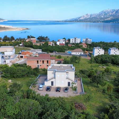 Apartments Bonaca Рованиска Екстериор снимка