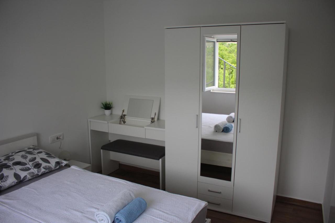 Apartments Bonaca Рованиска Екстериор снимка