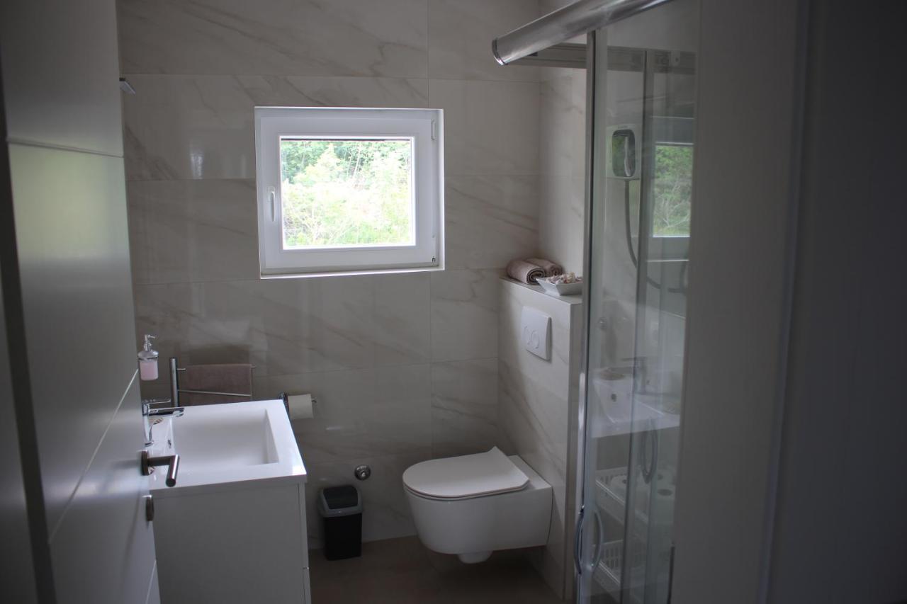 Apartments Bonaca Рованиска Екстериор снимка