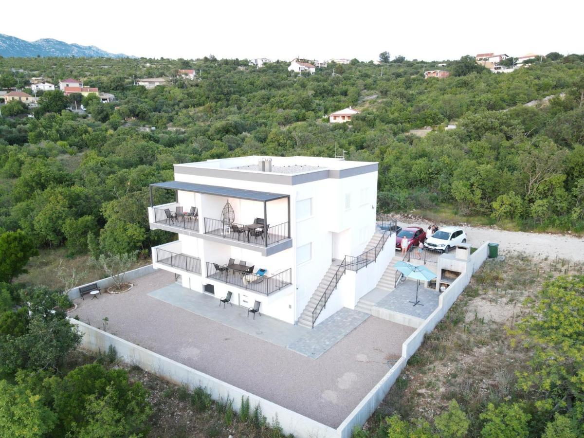 Apartments Bonaca Рованиска Екстериор снимка