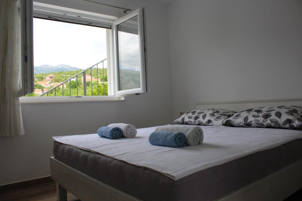 Apartments Bonaca Рованиска Екстериор снимка
